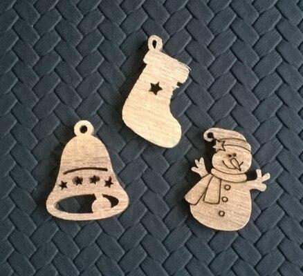 Dřevěné výřezy - vánoční přívěšky 3 kusy v balení (V85)