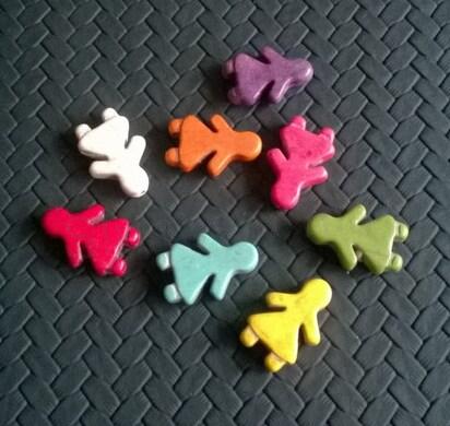 Tyrkysová panenka z minerálů - 23 x 16 mm žlutá (X1239)