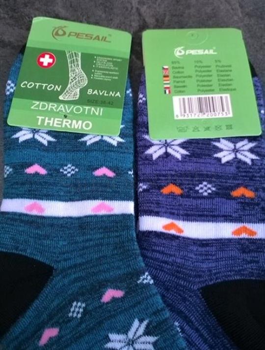 Zdravotní bavlněné thermo ponožky bez lemu velikost 38–42 červené (K173)