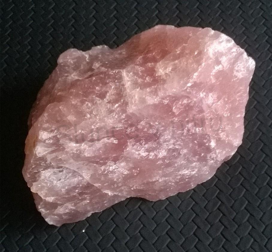 Velký Růženin surový 909 g (Madagaskar) (X1258)