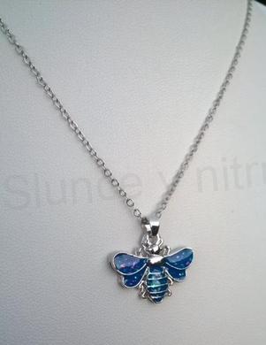 Opálový minerální náhrdelník ve tvaru včelky (X1290)