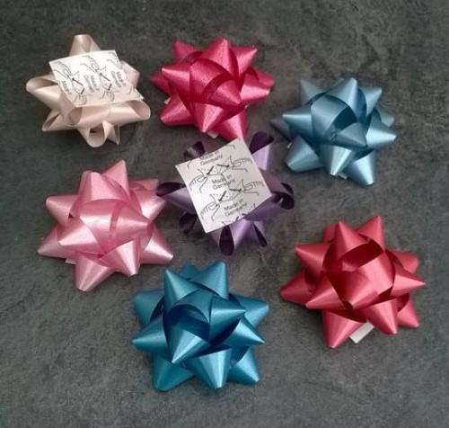 Dárková stužka, rozeta 7 cm (E671)