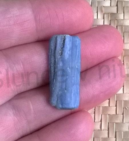 Kyanit surový 3,3 g (Brazílie) (X1339)