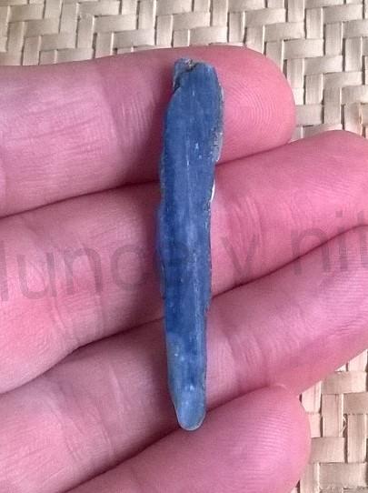 Kyanit surový 2,8 g (Brazílie) (X1340)