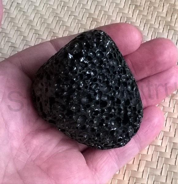Lávový kámen s průvlekem 39 g (X1355)