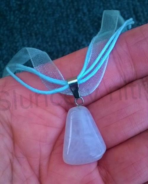 Náhrdelník přívěšek s růženínem (X1386)