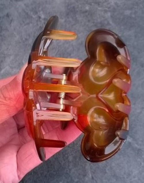 Střední skřipec do vlasů s ozdobou srdce. srdíčko 8,5 x 5,4 cm (H416)