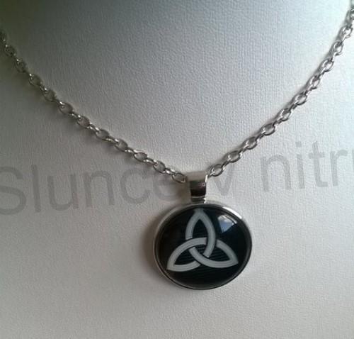Náhrdelník s přívěškem Triquetra (BD688)