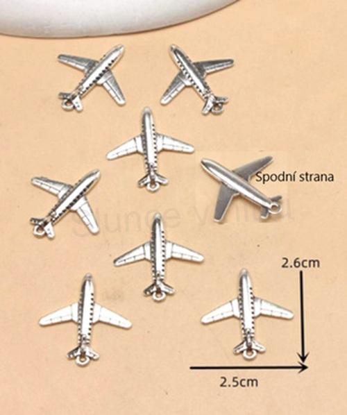 Přívěsek letadlo 26 x 25 mm (AA320)