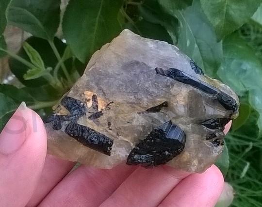 Turmalín v křemenu 114 g (Česká Republika) (X1624)