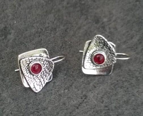 Kované vykladáné náušnice s kamínkem ozdobné (BB725)