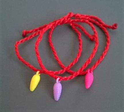 Červený náramek přátelství s ozdobou (BC169)