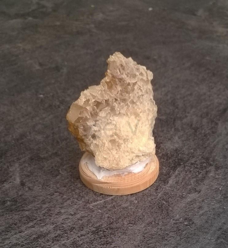 Drúza kalcitu žlutého, medového 25g (Česká Republika) (X1672)