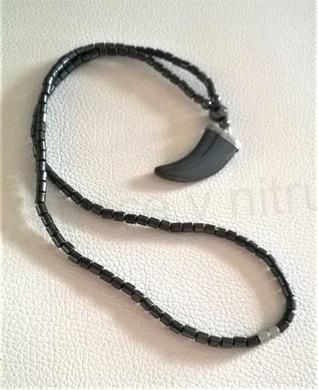 Minerální náhrdelník hematitový s přívěškem vlčího zubu (X1684)