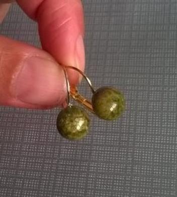 Minerální zlaté unakitové náušnice 10 x 10 mm (X1694)