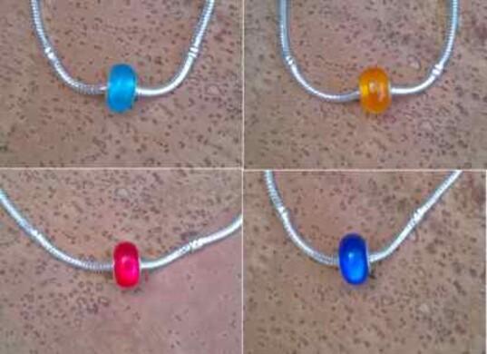 Korálek s velkým průvlekem kočičí oko, ulexit - červené (AC291)