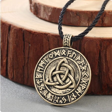Náhrdelník s přívěškem Triquetra (BD748)