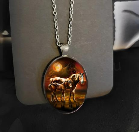 Nerezový náhrdelník s přívěskem koně, hříbě, kůň (BD799)