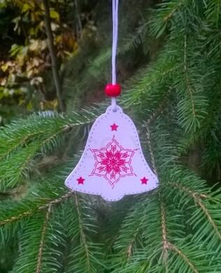 Dřevěné výřezy - závěsná ozdoba vánoční zvoneček (V177)