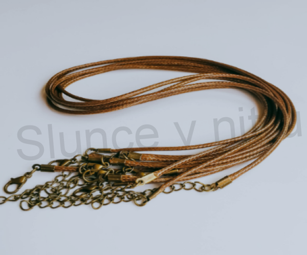 Kožená šňůrka s karabinkou splétaná 50 cm, šířka 2,2 mm (N15)