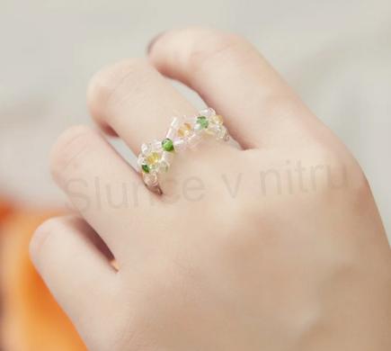 Korálkový květinový prsten (BP435)