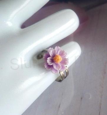 Jemný nastavitelný prstýnek světle fialová kytička (BP460)