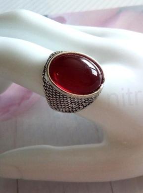 Ozdobný prsten s červeným kamenem (BP471)