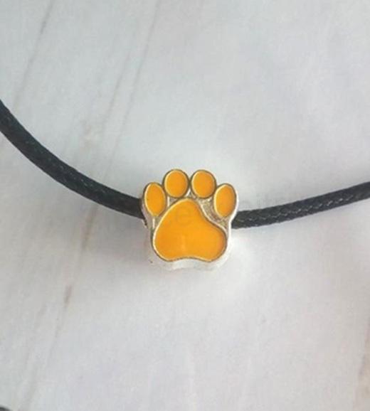 Šňůrkový náhrdelník s přívěskem pandora tlapka žlutá (BD880)