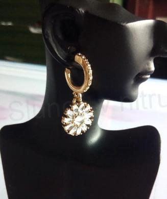 Puzetové kruhové náušnice kytička (BB830)