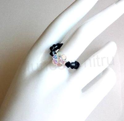 Korálkový kytičkový prsten (BP510)