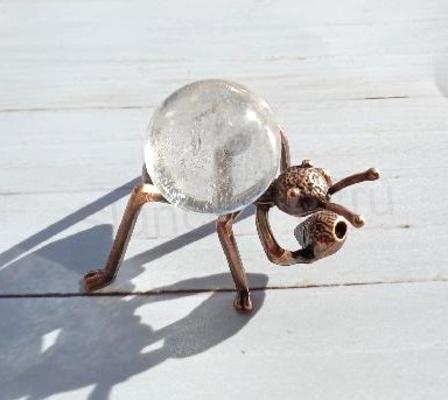 Kovový podstavec mravenec s vykuřovadlem (AE46)