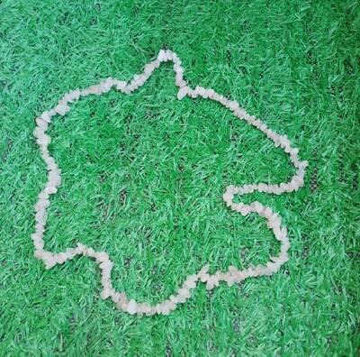 Růženín | křemenné zlomky 5 - 8 mm, šňůra 78 cm (X2027)