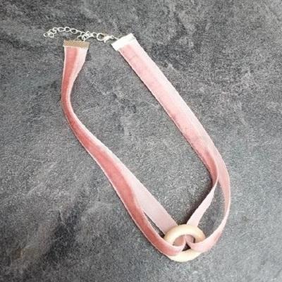 Náhrdelník choker sametový s kroužkem krátký růžový (BD918)