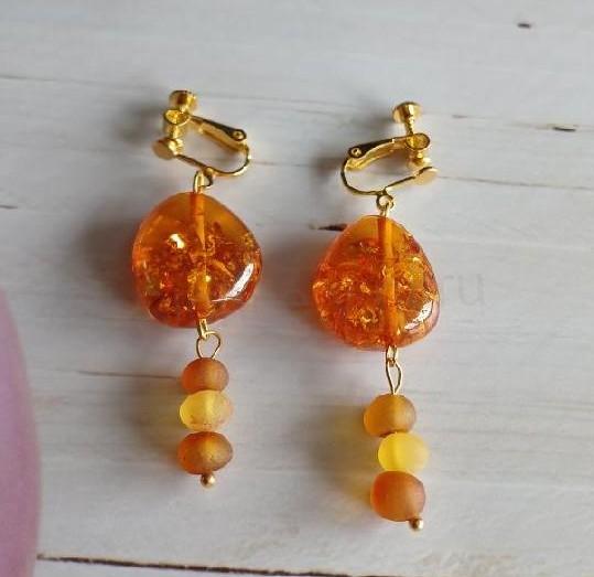 Náušnice klipsy jantarové šroubovací (X2055)