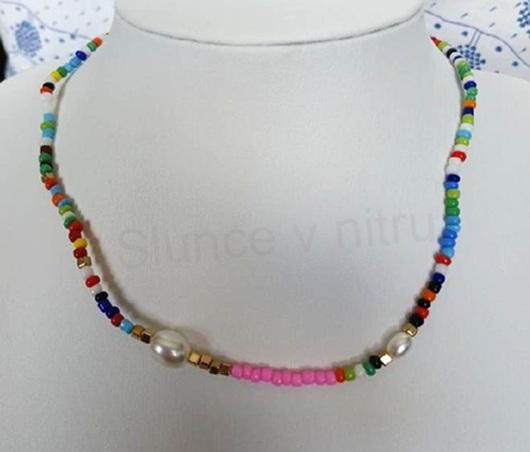 Pestrý perlový choker náhrdelník, řetízek s perlou (BD950)