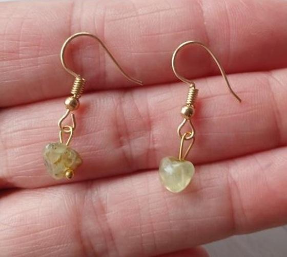 Visací minerální Prehnit náušnice (X2095)