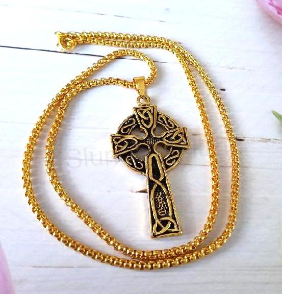 Nerezový náhrdelník s přívěskem kříž Triquetra Trojice Uzel zlatý (BD968)