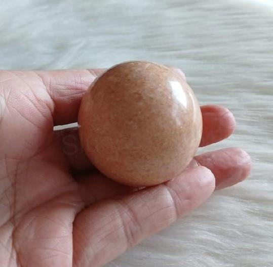 Sluneční kámen koule leštěná 48 mm | 151 g (X2162)