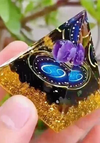 Orgonitová pyramida - nebeské znamení ryby, ametyst 5,5 x 5,2 cm (PP211)