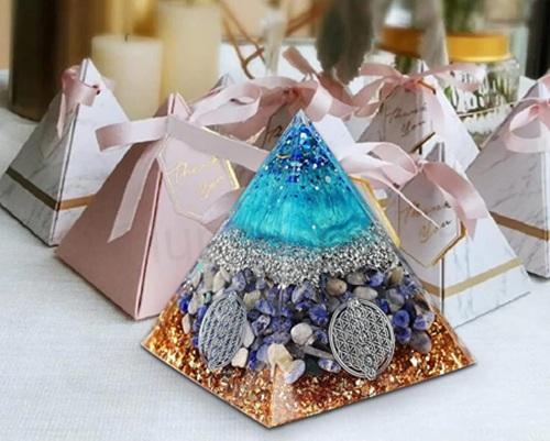 Orgonitová pyramida - květ života, kyanitový kámen 6,2 x 5,9 cm (PP216)