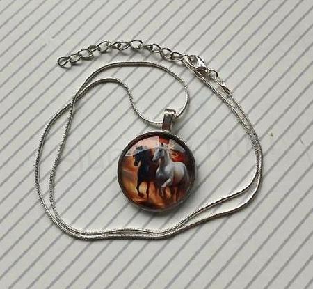 Náhrdelník s přívěskem koní, koně (BD1006)