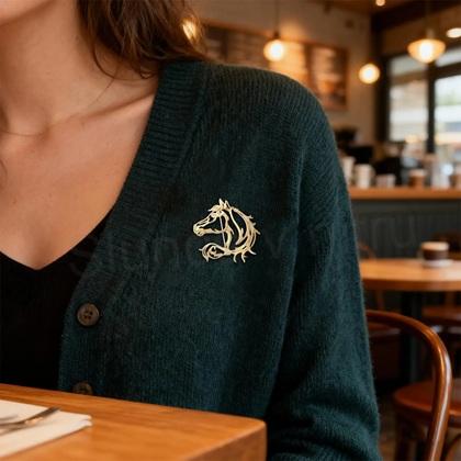 Brož ve tvaru koně zlatá (HB117)