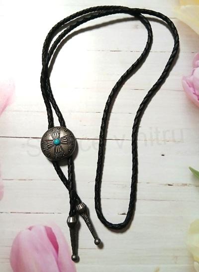 Bolo kravata s templářskou ozdobou a tyrkysovým kamenem (BD1026)