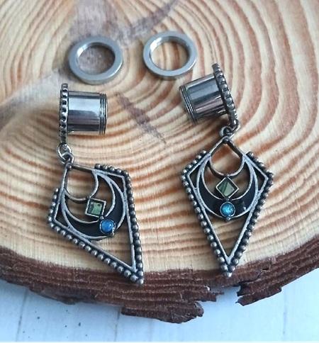 Tunel do ucha s přívěskem – opál, chirurgická ocel (BB944)