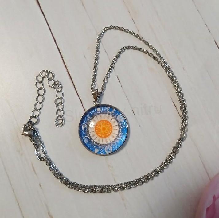 Řetízkový náhrdelník s přívěskem slunce v platinové barvě (BD1044)