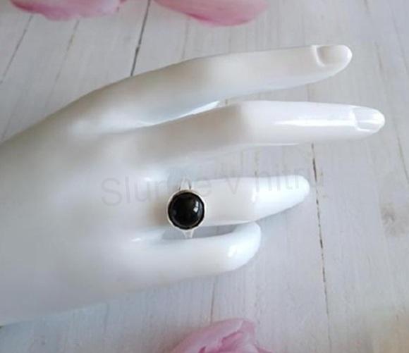 Nastavitelný prsten onyx, kámen 10 mm – velikost 55 (X2216)