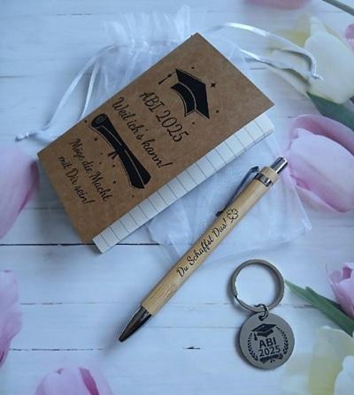  Dárková sada – blok, tužka, klíčenka, organza sáček (E1064)