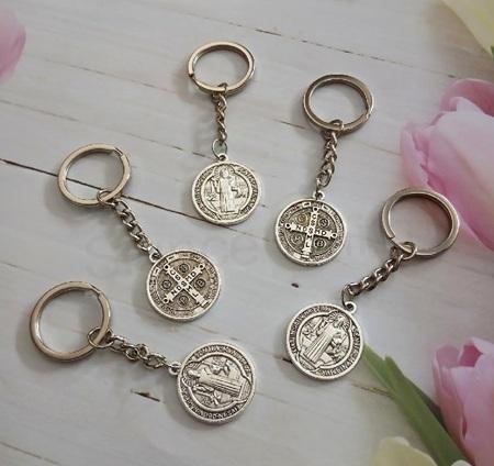 Klíčenka – přívěsek na klíče Svatý Benedikt (H774)