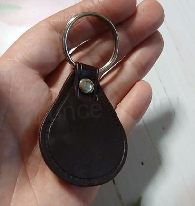 Klíčenka – přívěsek na klíče Pejsek – kůže (D772)