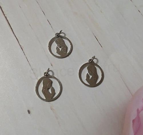 Přívěsek – Panna Maria z nerezové oceli 17,5 × 15  mm (AA446)
